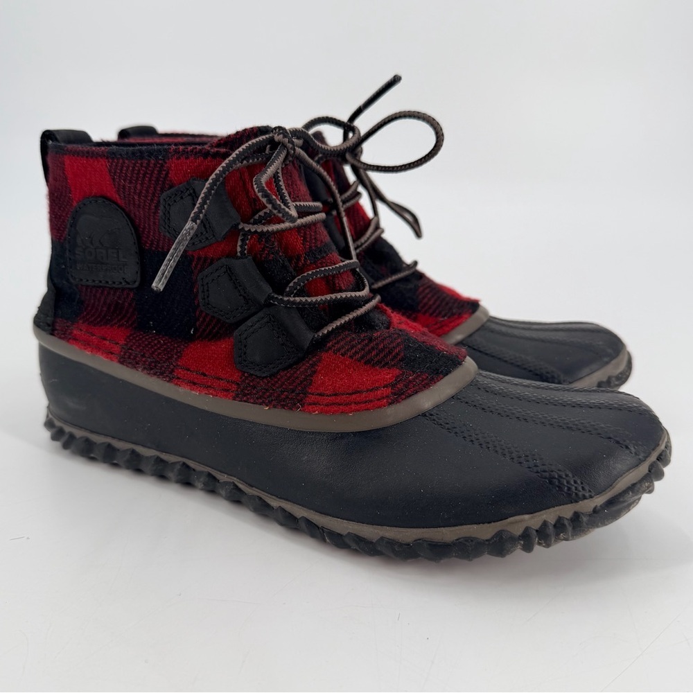 Sorel Out N About Buffalo Plaid Rain Boots 8.5